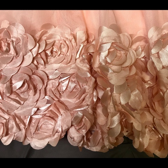 Peach dress - Picture 4 of 6